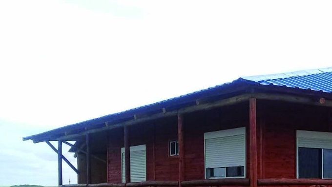 Cabaña 70 m2 - 4 aguas, galeria todo alrededor, contruida en Treinta y Tres, Uruguay