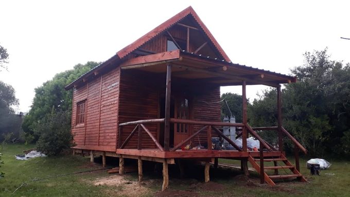31 m2 con entrepiso y galeria extendida al frente construida en Villa Serrana, Lavalleja, Uruguay.