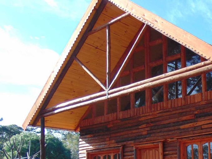 Cabaña 60 m2 con 24 m2 entrepiso, contruida en Parque del Plata, Canelones, Uruguay
