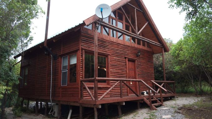 51 m2 con 21 m2 entrepiso frente vidriado y deck